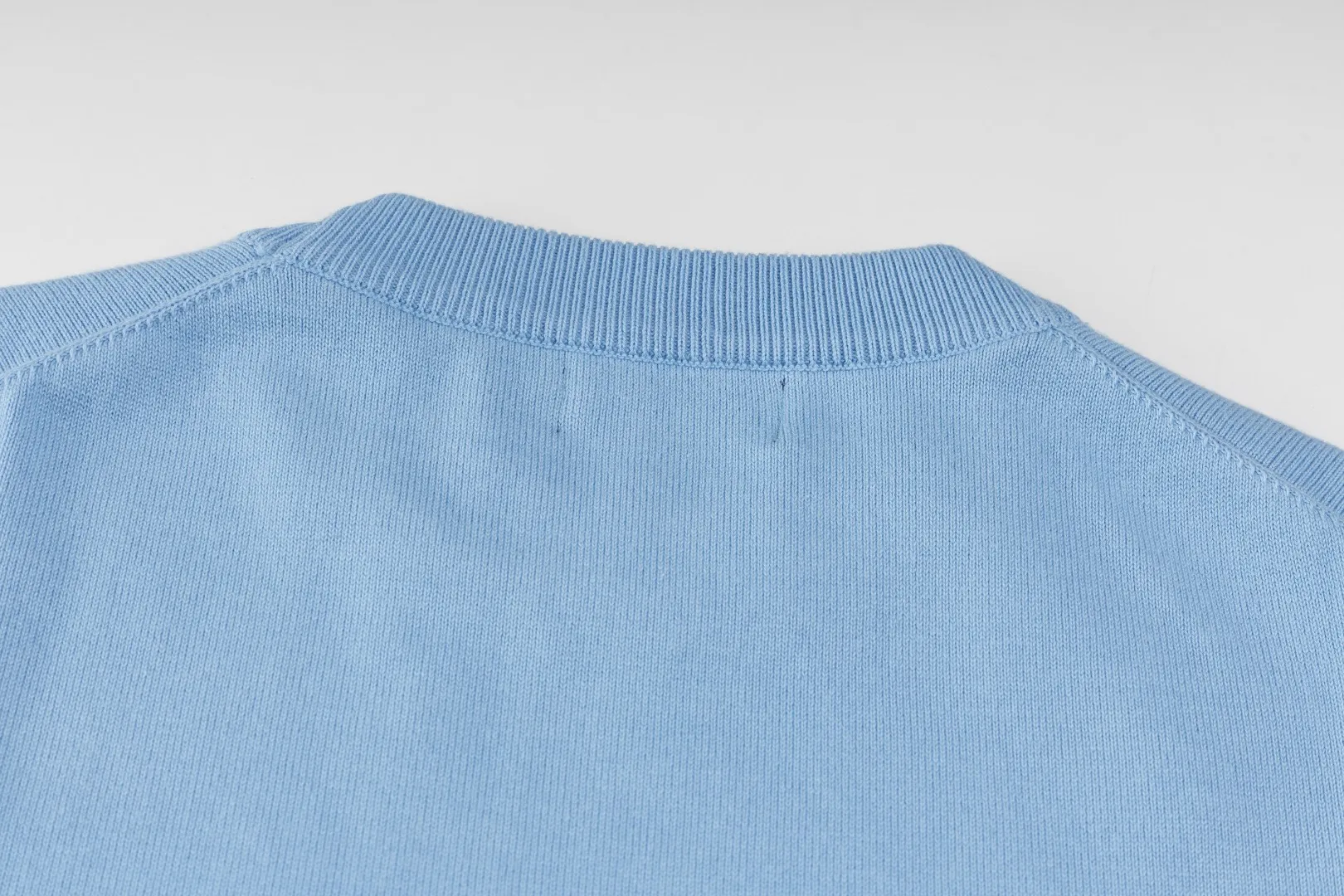 P206 #R80 Ralph Lauren Knitted Pony Embroidered Round Neck Pullover Sweater Official Website Synchronized Same Style for Men and Women Sizes: S-XL Color: White Blue Khaki Army Green Dark Gray Gray Navy Red Label Navy Blue White Label Black White Label Black Red Label Classic Cotton Yarn 100% White Cotton High Quality Goods Classic styles have always been popular! The workmanship details are very good! The simple round neck pullover sweater is always the standard, with classic brand embroidery on the chest! All major stars have the same style! Best for couples. High quality goods! Xinjiang cotton micro-elastic and smooth fabric has excellent quality. Pure cotton is soft and skin-friendly. Size: S M L